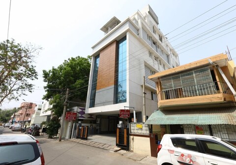 Hotel Akil Residency