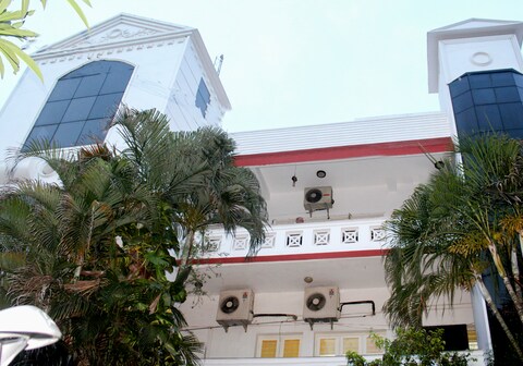 New Blue Homes Service Apartments Pandurangapuram