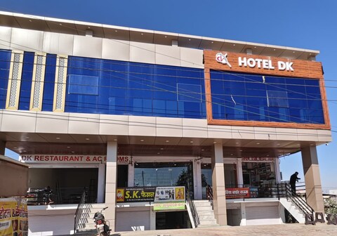 DK HOTEL & RESTORENT
