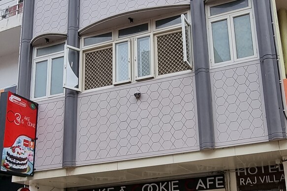 Hotel RajVilla