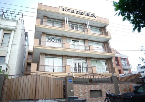 Hotel Red Brick By Admire Stays