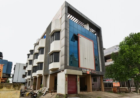 Hotel O Sai Suman Palace