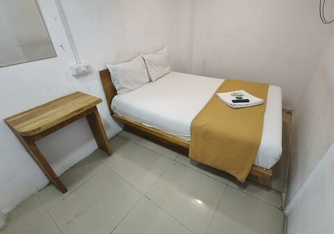 SHRI LODGING