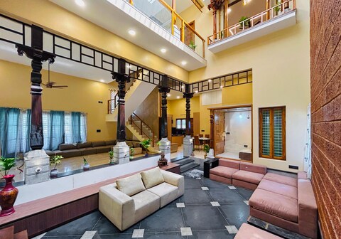 Aurora Heights Spacez Luxe Cine Villa