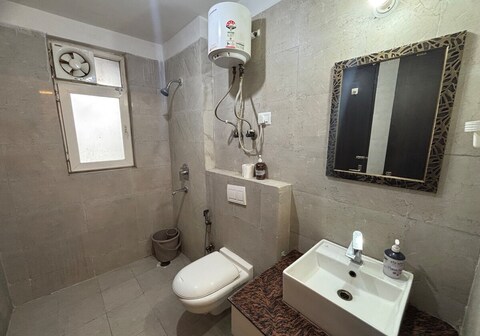 Crown Oasis Homestays