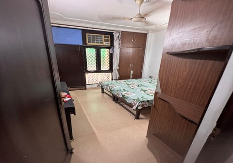 Spacious 3BHK in Rajinder Nagar | Metro & Hospital at 1-5 Min