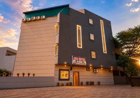 FabHotel AVR, Mahalaxmi Nagar
