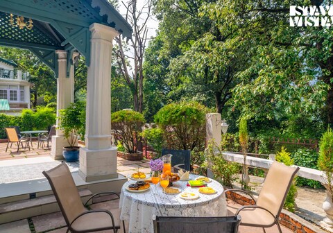 StayVista at Dove @ The Emily Chalet