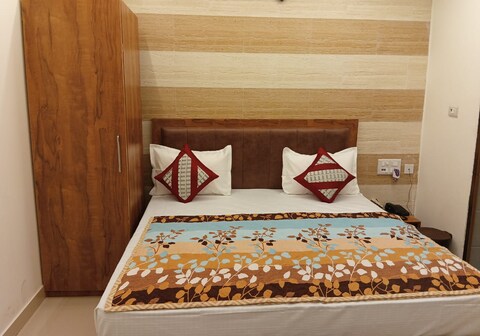 Budget Inn | Near DLF My Pad