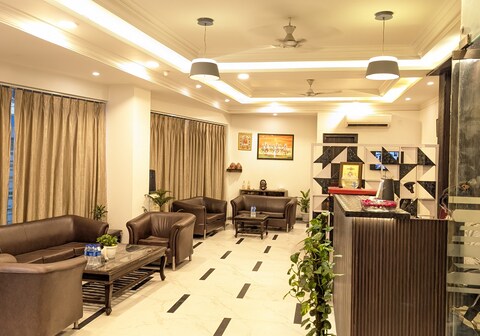 HOTEL ALMORA@NEAR TERMINAL 3(WITH - FREE AIRPORT DROP)