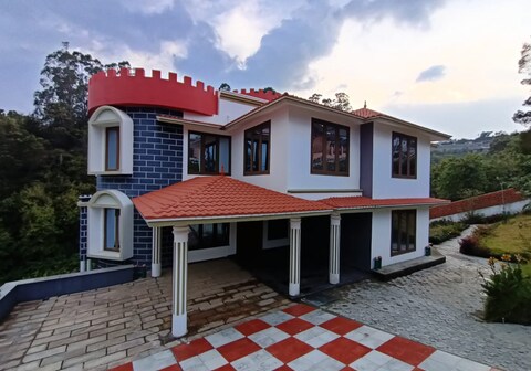 GOLDEN SHOWER HOMESTAY