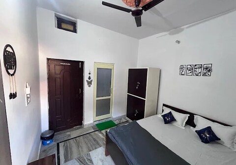 Sound Of Himalayas | Stay and Cafe