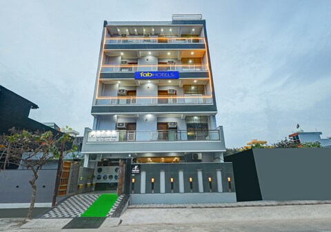 FabHotel La Corporate Suite