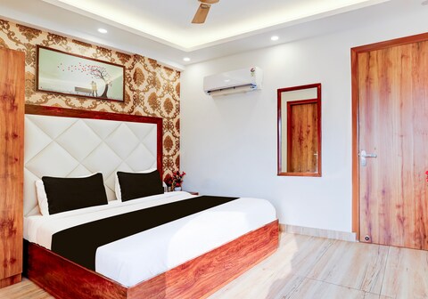 SHREE JII LUXURY HOTEL