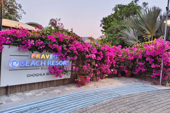 Praveg Beach Resort Diu Ghoghla Beach