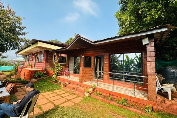 Laurels Villa | Rooms & Cottages