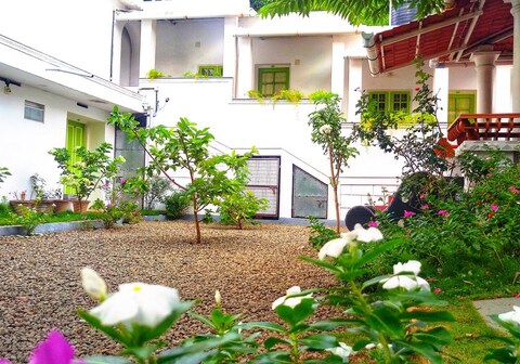 Marayoor Holidays | Rooms & Restaurant