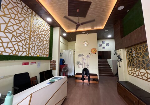 City Stay Deluxe AC Dormitory