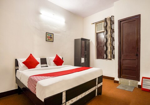 Hotel O The Royal Villa