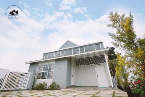 Haze By The Ooty Lake