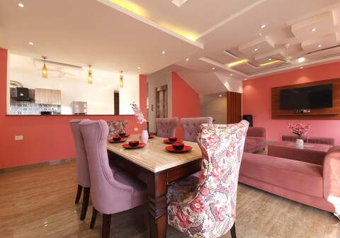 Coastal Living | 5BHK Luxury Private Pool Villa | Baga | Goa