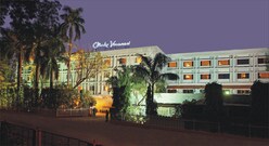 Clarks Varanasi, Varanasi Clarks Varanasi, Varanasi