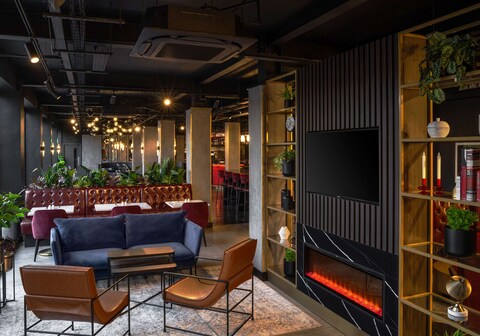 Radisson Red Gatwick Airport