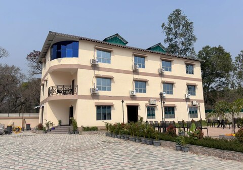 Chilapata Alpine Resort