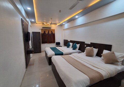 Hotel Skyway, Ahmedabad.