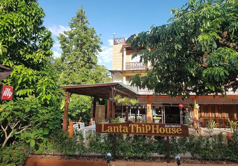 Lanta Thip House by Swiss-Belhotel