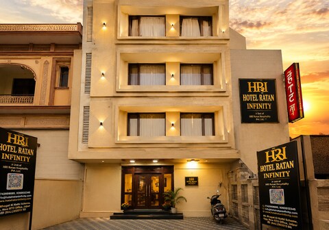 Hotel Ratan Infinity (Near Nagpur Railway Station)
