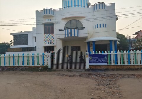 Pandiyan Guest House