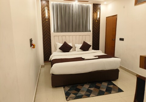 Charmwood Exotica A11