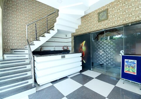 NANDA'S HOTEL