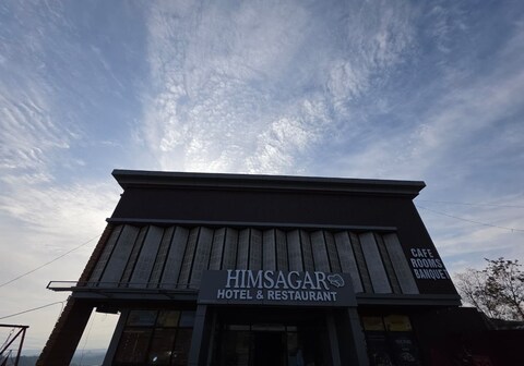 Himsagar Hotel