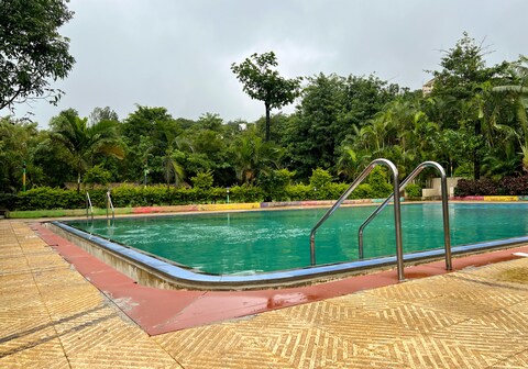 YASH RESORT