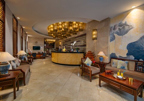 Oriental Suite Hotel & Spa