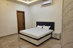 Madhav villa and farmhouse, Vrindavan Madhav villa and farmhouse, Vrindavan