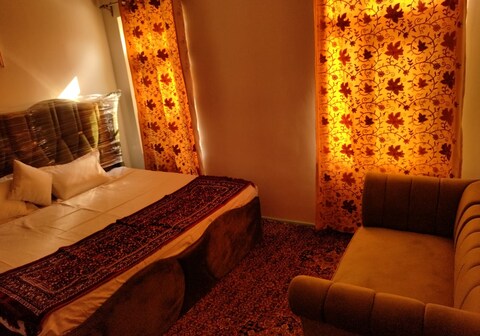 Comfort Zone Homestay Entire 4BHK Homestay