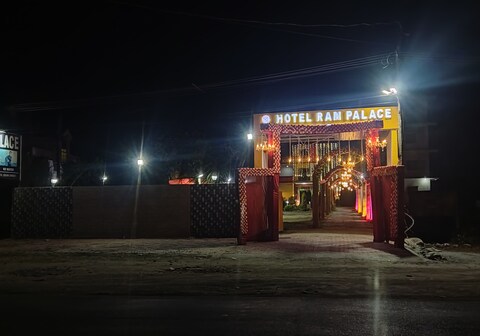 Hotel Ram Palace