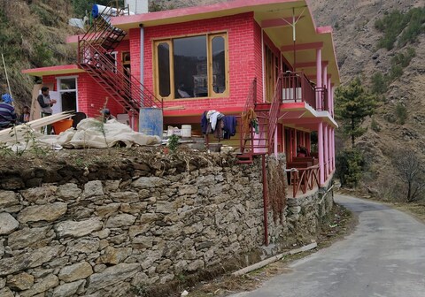 Tirthan Mountain View