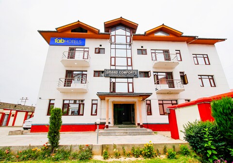 FabHotel Grand Comforts Near Airport