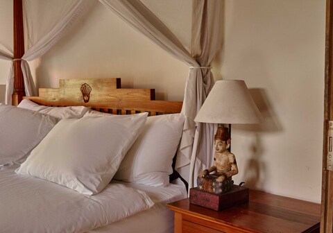 The Pause Inn Soca 1