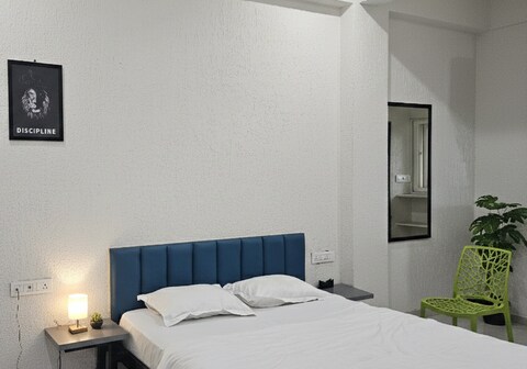 Hotel Blueberry Bhedaghat