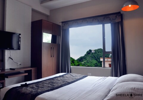 Hotel Sheela Shree Plaza