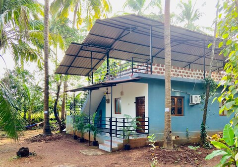 Palolem road farmhouse