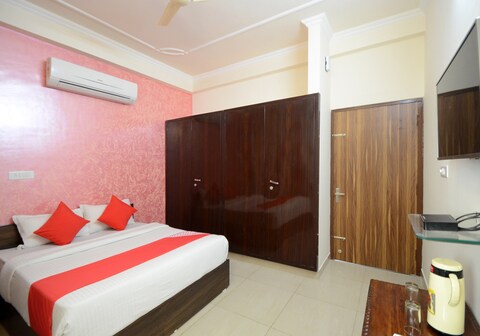 Hotel O Aqueens Plaza