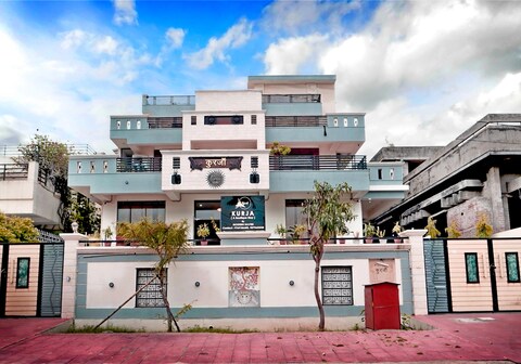 KURJA by Modern Haven