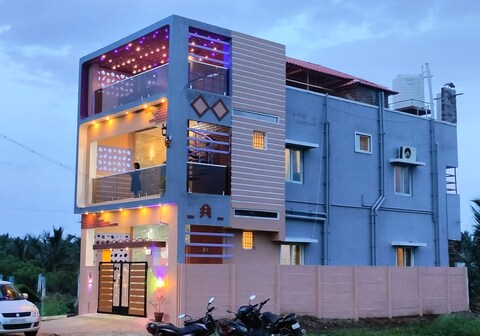 Nainika house near isha and maruthamalai