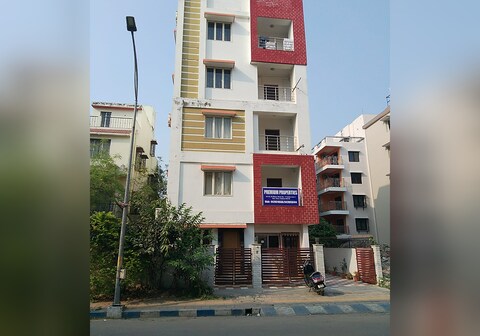 Premium Rooms in a Apartment with shared kitchen in Newtown